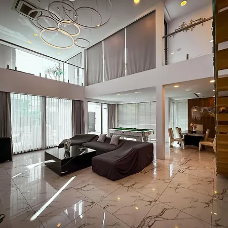 Villa Luxury 6 Bedroom Private Pool In Palm Springs Pattaya