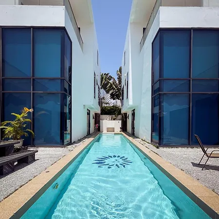 Magnitude 8 Bedroom In Palm Spring Apartment Pattaya