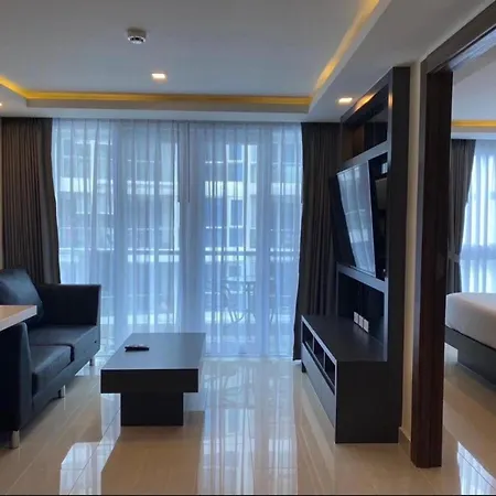 Apartment New! Pool View & Grand Avenue & *