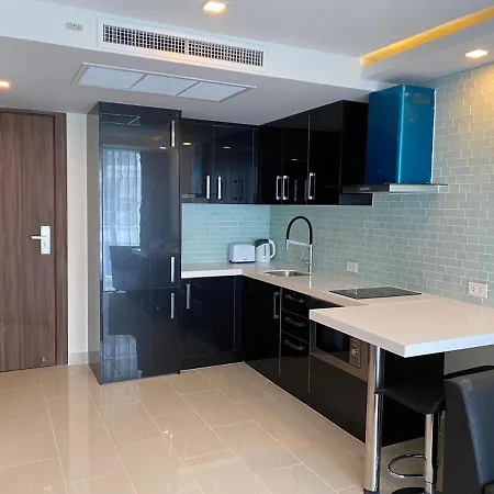 New! Pool View & Grand Avenue & *