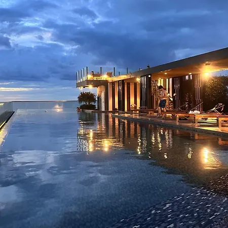 The Base High Floor And Seaview * Pattaya