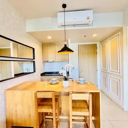 1 Bedroom High Floor Close To Walking Street * Pattaya