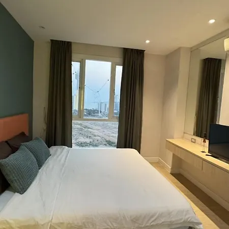 Sea View In Grande Caribbean L Pool L Near Jomtien And Walking Street *