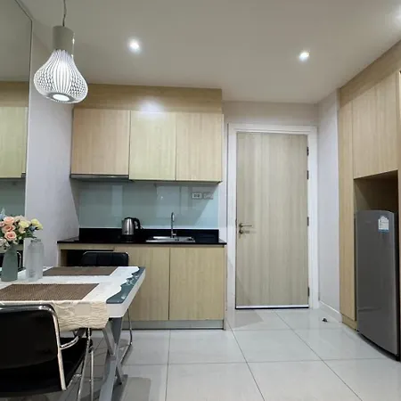 Sea View In Grande Caribbean L Pool L Near Jomtien And Walking Street Apartment