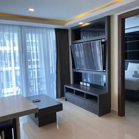 New! Pool View & Grand Avenue & *