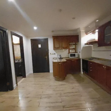 Spacious Serviced In Apartment Pattaya