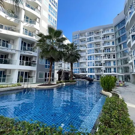 New! Pool View & Grand Avenue & Apartment