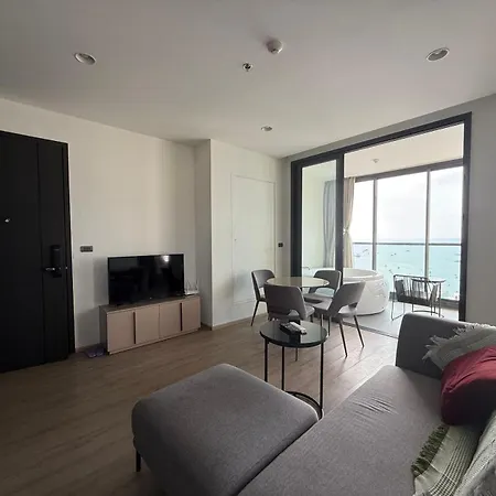 Edge Pattaya-luxury Downtown Escape Apartment