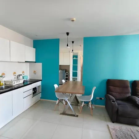 Atlantis 1 Bedroom With Balcony, Pool & Gym Apartment Pattaya
