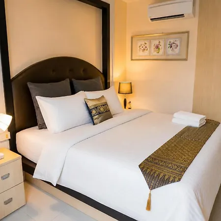 Ideally Located On Jomtien Phratamnak * Pattaya
