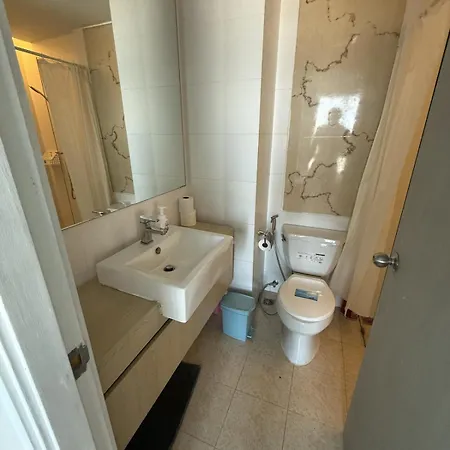Atlantis 1 Bedroom With Balcony, Pool & Gym Apartment *