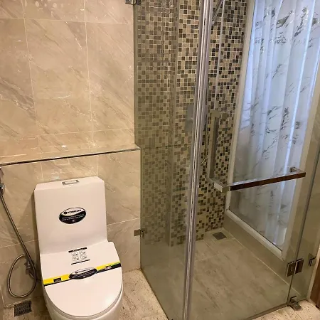 Grand Avenue - - New Apartment *