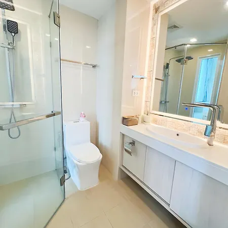 Olympus Garden Apartment *