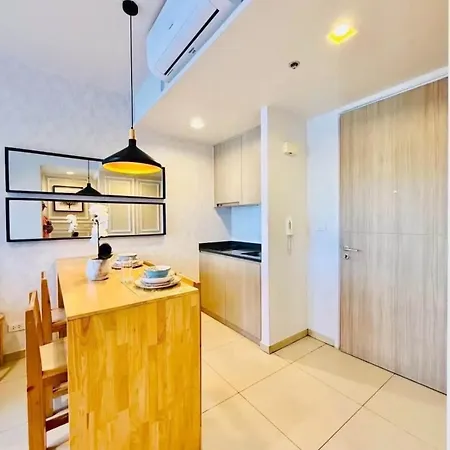1 Bedroom High Floor Close To Walking Street Apartment *