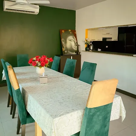 Magnitude 6 Bedroom In Pratumnak Apartment *