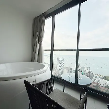 Edge Pattaya-luxury Downtown Escape *