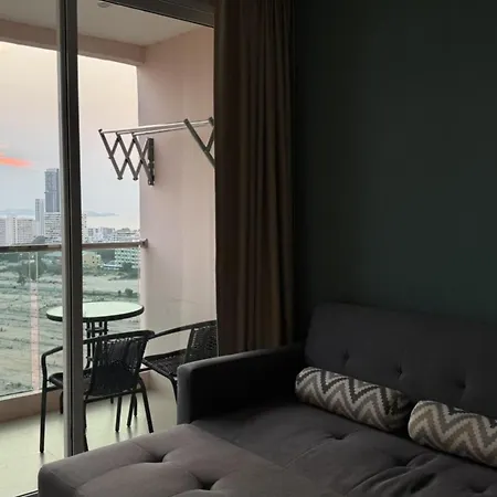 Sea View In Grande Caribbean L Pool L Near Jomtien And Walking Street Apartment