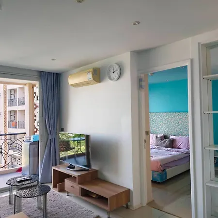 Atlantis 1 Bedroom With Balcony, Pool & Gym Pattaya