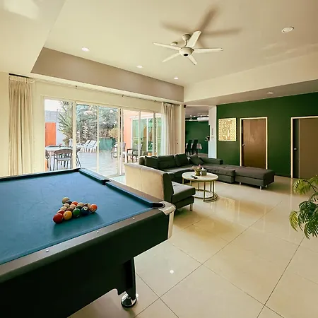 Apartment Magnitude 6 Bedroom In Pratumnak Pattaya