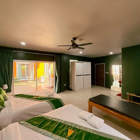 Magnitude 6 Bedroom In Pratumnak Apartment