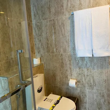 New! Pool View & Grand Avenue &