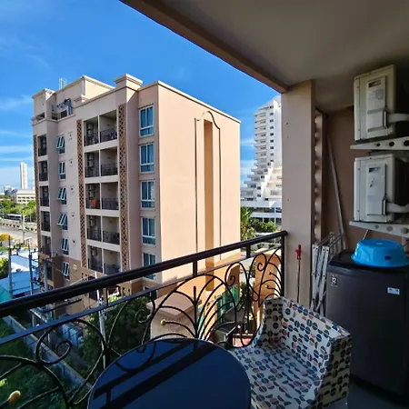 Atlantis 1 Bedroom With Balcony, Pool & Gym Pattaya