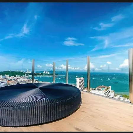 Apartment The Base Thai Pattaya