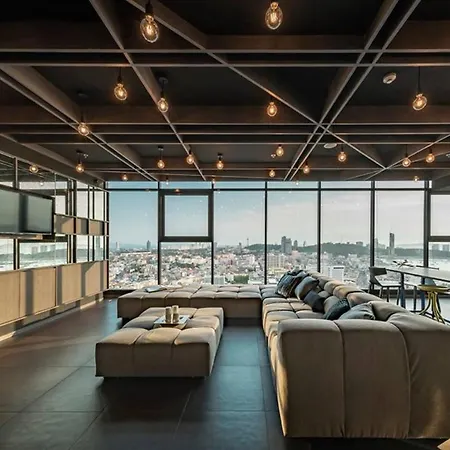 Apartment 2 Bed Location-roof Infinity Pool