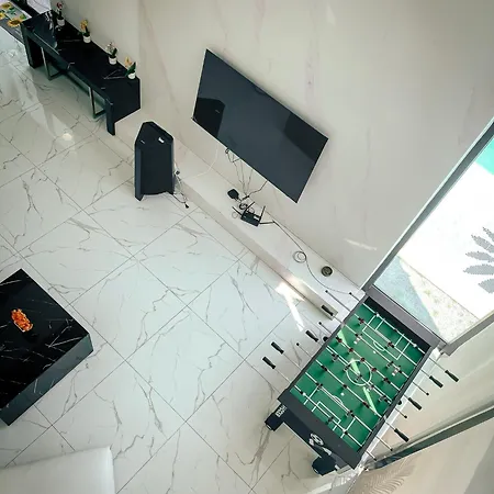 Apartment Magnitude 8 Bedroom In Palm Spring