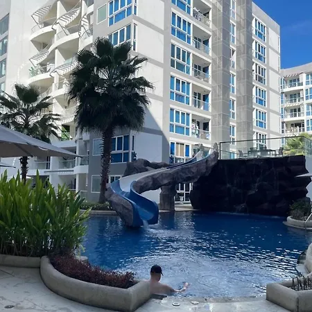 Apartment New! Pool View & Grand Avenue &