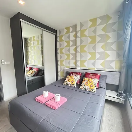 Apartment The Base Thai Pattaya