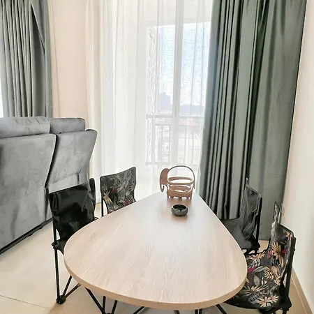 Olympus Garden Apartment *