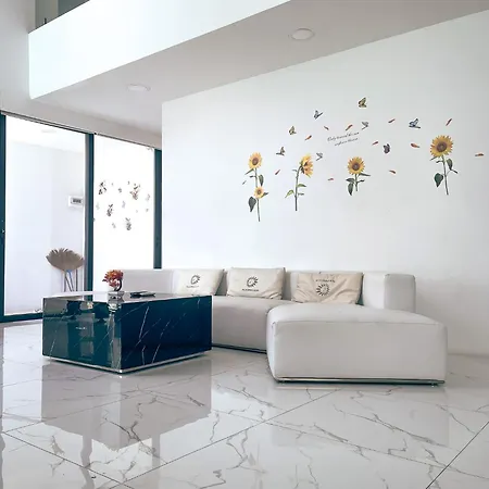 Magnitude 8 Bedroom In Palm Spring *