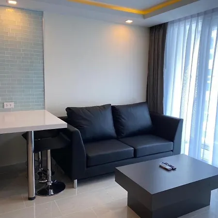 New! Pool View & Grand Avenue &