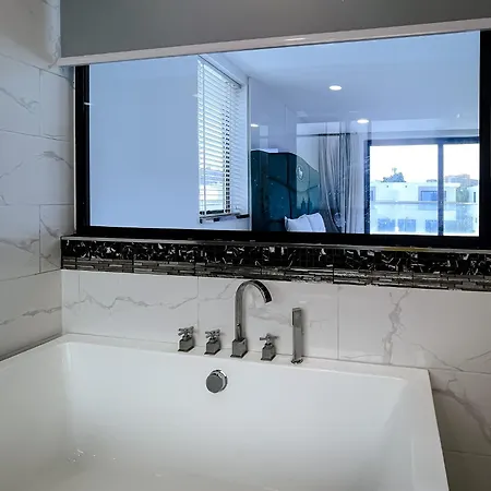 Apartment Magnitude 8 Bedroom In Palm Spring Pattaya
