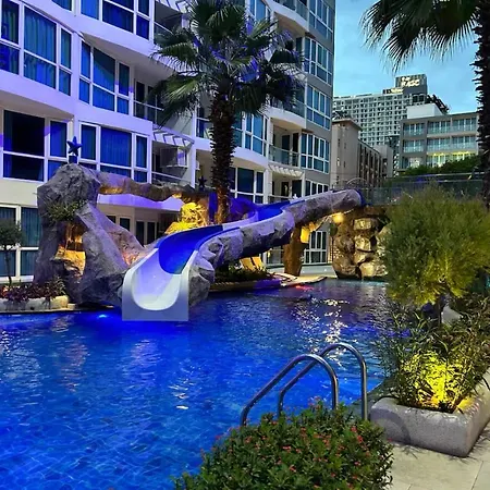 Apartment New! Pool View & Grand Avenue &