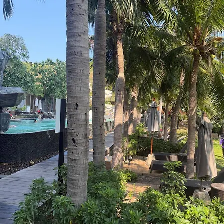 Apartment Alt Acco At Unixx South *