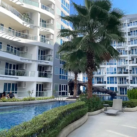Apartment New! Pool View & Grand Avenue &