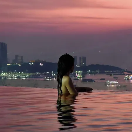 Centric Sea 40th Floor Sea View Infinity Pool On The Floor 21 Terminal Centum Walking Street 6th Lane Temple Of Truth Pattaya