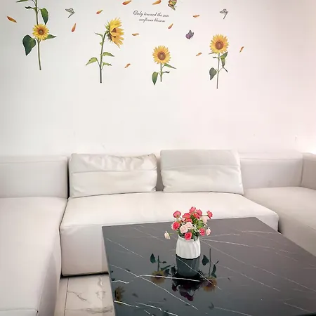 Apartment Magnitude 8 Bedroom In Palm Spring *