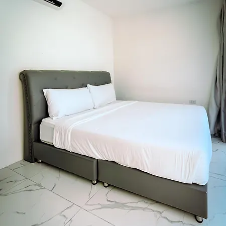Magnitude 8 Bedroom In Palm Spring Apartment Pattaya