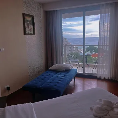 The Palm Sea View Apartment *