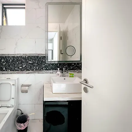 Magnitude 8 Bedroom In Palm Spring Pattaya