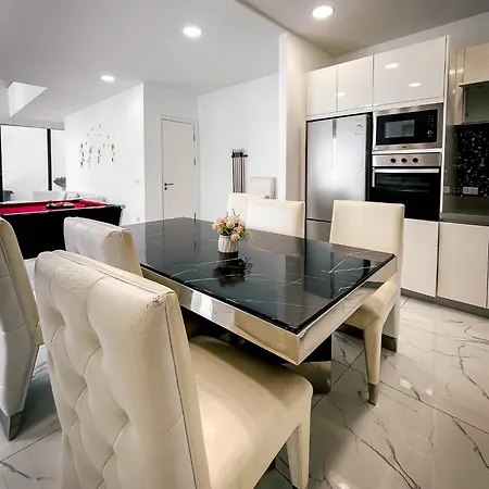 Apartment Magnitude 8 Bedroom In Palm Spring *