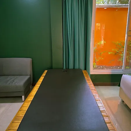 Magnitude 6 Bedroom In Pratumnak Apartment Pattaya