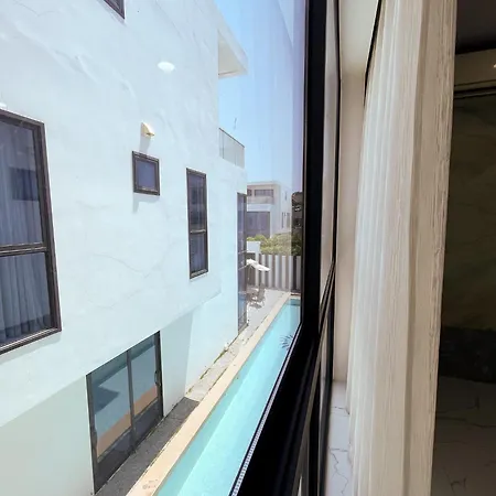 Magnitude 8 Bedroom In Palm Spring Apartment Pattaya