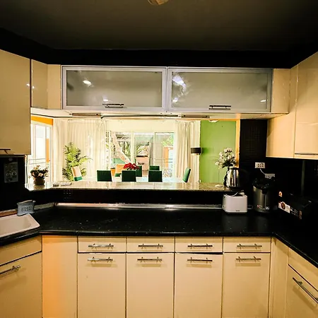 Apartment Magnitude 6 Bedroom In Pratumnak