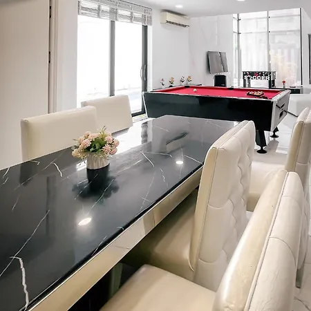 Magnitude 8 Bedroom In Palm Spring Pattaya