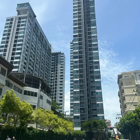 Apartment The Base Seaview Pattaya