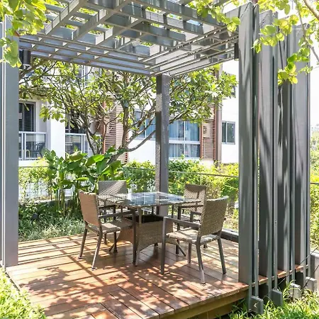 Unixx South Apartment